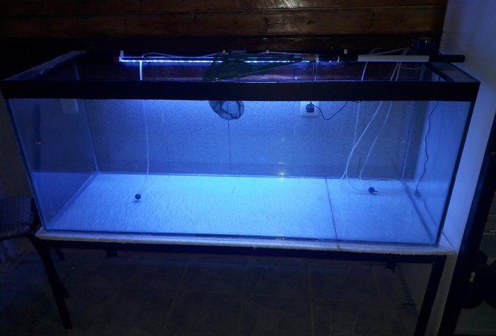 Təcili 500 litirlik akvarium 50*60*150dm 8mm qalın şüşə tam balıq saxl