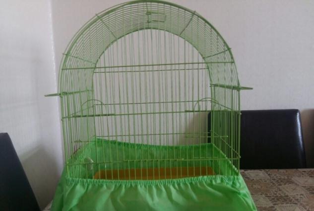 Islenmis qefes ewyalari ile birlikde satilir