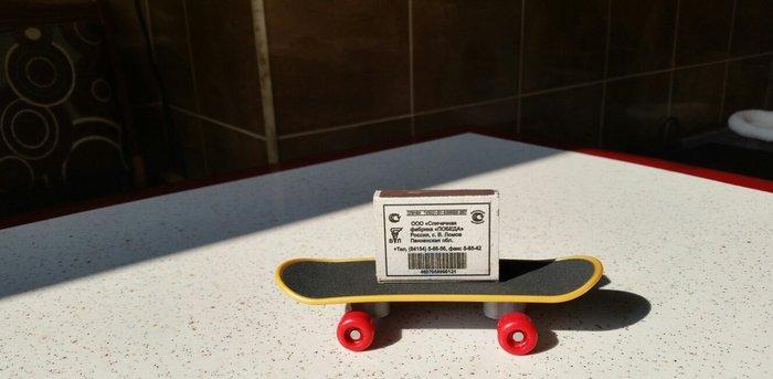 Скейтборды для попугайчиков
Маленький 3 азн 
Большой 10 азн