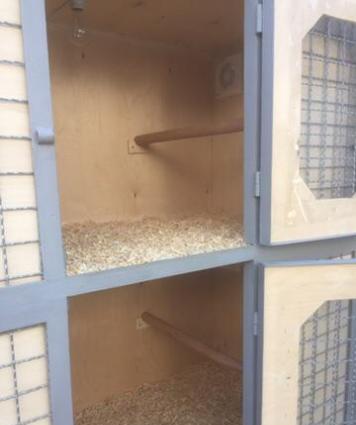 Qәfәs eni-0,75 sm. uzunluğu-1,50 sm. hündürlüyü-1,85 sm. havalandırma.