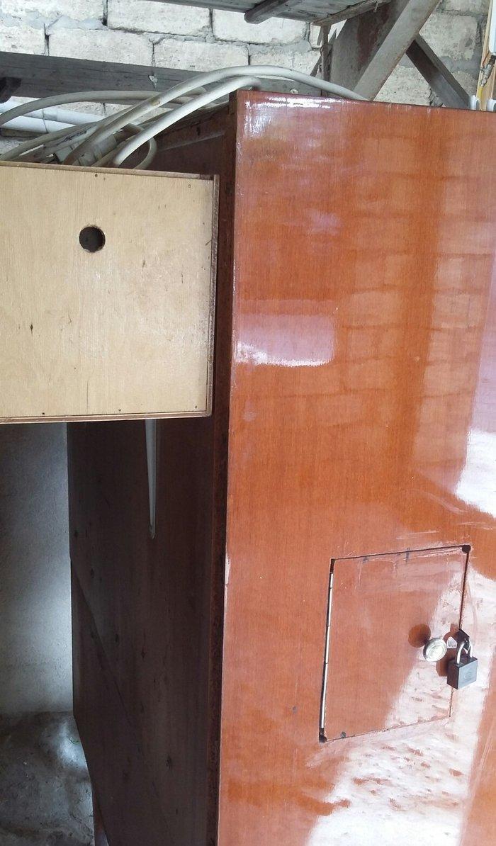 papuqaylar üçün iri qəfəsdi iki yuvası, işıqı, yay qapısı, qış qapısı