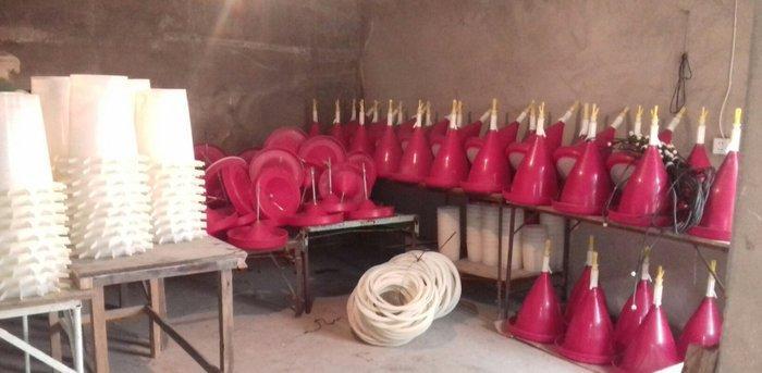 Broller  toya cuce yem &#039;ve su qablari ( kicik &#039;ve balaca ) satilir qiy