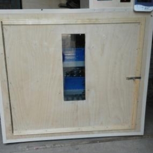 her olcude inqibatorlar yiqilir ve temir olunur uc