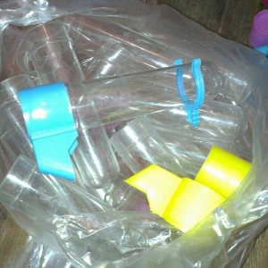 Su qabi 0,4 azn yem qablari 1 azn ve asagi