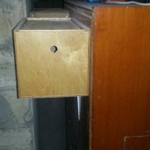 papuqaylar üçün iri qəfəsdi iki yuvası yay qapısı qış qapısı quşlara a