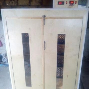 isdenilen yumurta sayına görə inkubatorlar yiqilir tam aftamat və zəma