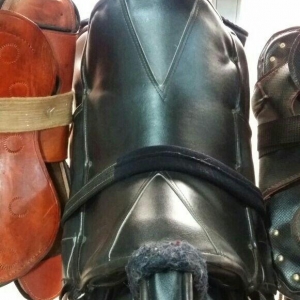 At yəhəri - atlar üçün dəri yəhərlər.Qiymət 119 azn.dən başlayır 600 a