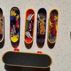 Скейтборды для попугайчиков
Маленький 3 азн 
Большой 10 азн