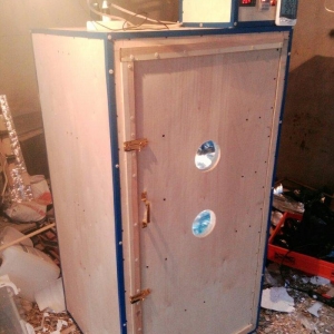 inkubator. tam avtomatik is rejimine malik olan inkubatotlarin yigilma