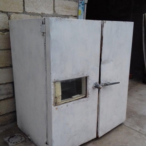 Inqubator. 1100 yumurta tutur. 80-85% cixis. Islek